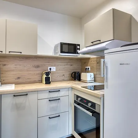 App Le Galet 5min Du Port